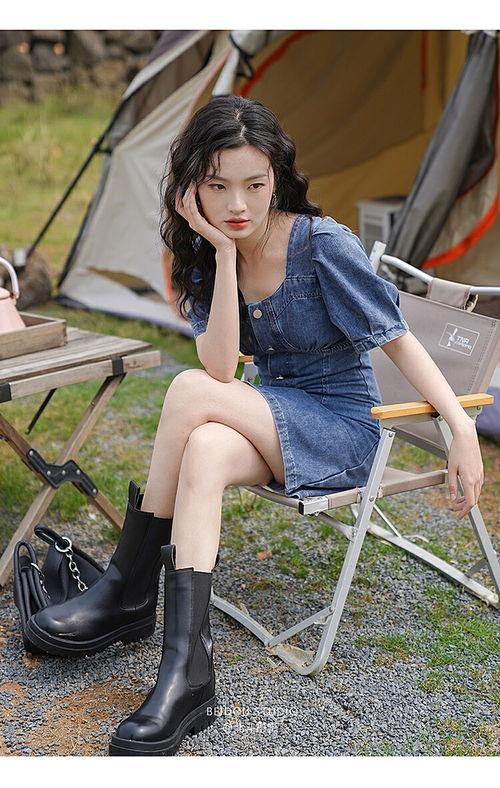 复古气质风牛仔连衣裙 模特Kiki演绎短款时尚大片